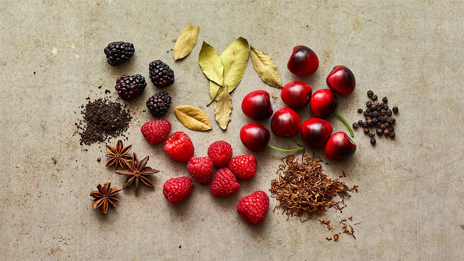 Black tea, blackberries, star anise, bay leaves, raspberries, cherries, tobacco and black peppercorns